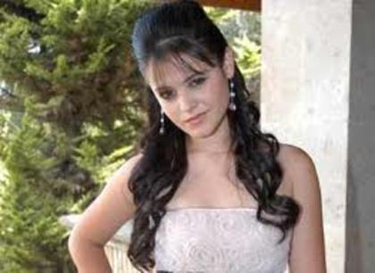 imagesCAYMZLSB - Allison Lozz