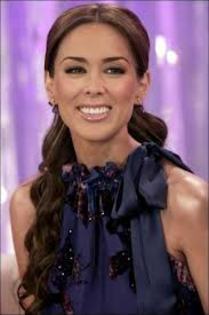 imagesCA3HKLDC - Jacqueline Bracamontes