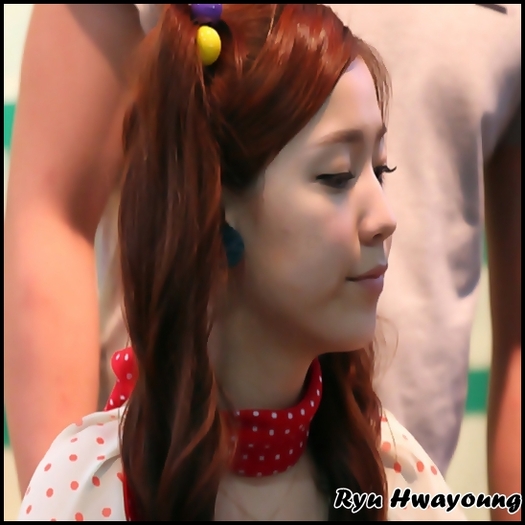 ~ Uuu.. noua ``locatara`` il atrage pe HyunSeung :-".