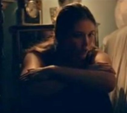 zicea k`s imputita k nu se mai opreste sangele...nu ziceam nimic...eram aproape leinata..