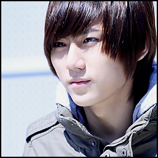 ~ G.na..plzz...:o3...[ii sopeteste] Stai aici..ma simt ciudat..cand sunt doar cu ea...8-|... - PARK 3
