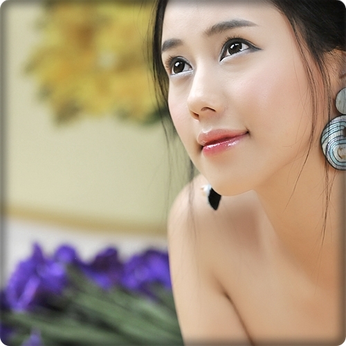...Esti invitatul nostru Min.:)).Alta?...hmm...miauna...;;)...