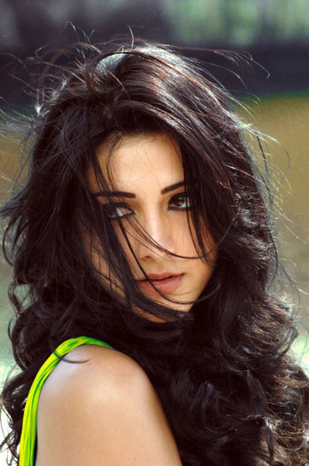 Shruti (62)