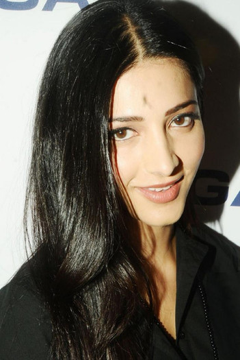 Shruti (256) - Shruti Hassan