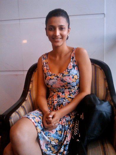 Shruti (418)