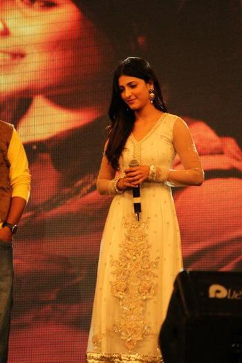 Shruti (472)
