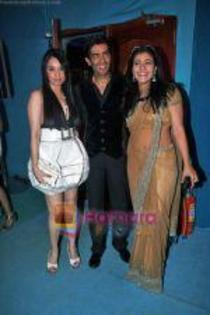 320057_134305336669782_348767028_n