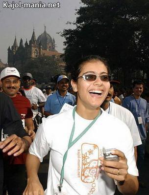 541591_262906093809705_1567117893_n - Kajol 2