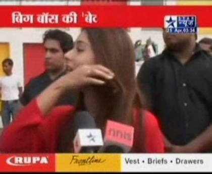 00_02_23 - sara khan18