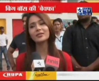 00_02_26 - sara khan18