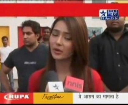 00_02_28 - sara khan18