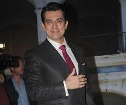 imagesCAQFJI7C - Jorge Salinas