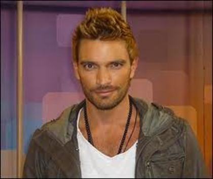 imagesCA6Q83U8 - Julian Gil