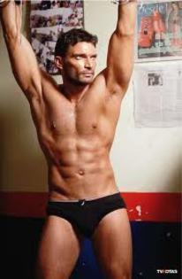 imagesCAW40Q2R - Julian Gil