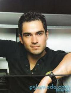 imagesCA8RYQJD - Alfonso Herrera