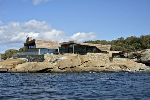 w Contemporary-Natural-Design-With-Extensive-Use-of-Stone-and-Wood-Ideas-in-Norway-sea-view - the amazing contemporary