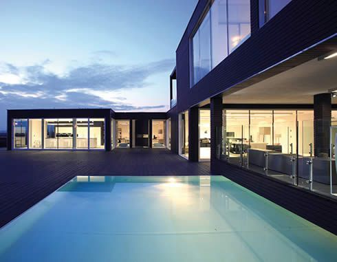 w Stunning-Modern-Prefab-flirting-by-Italian-Design-pool - the amazing contemporary
