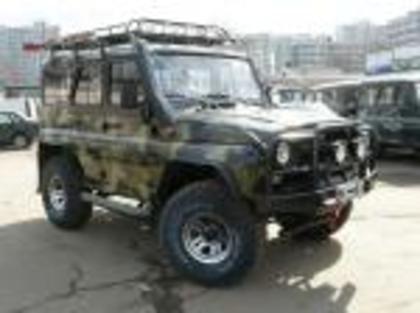 1 UAZ HUNTER