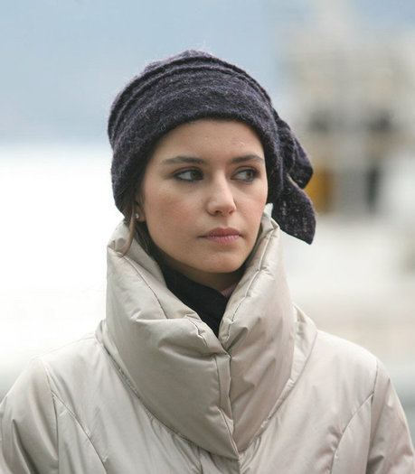 Beren Saat 10 - O frumusete de fata