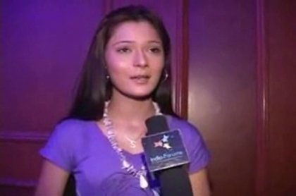00_01_26 - sara khan19