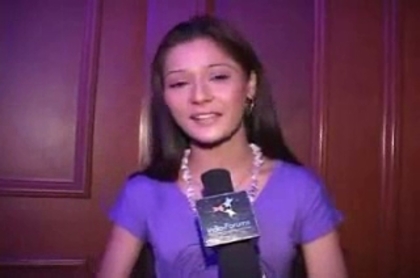 00_02_20 - sara khan19