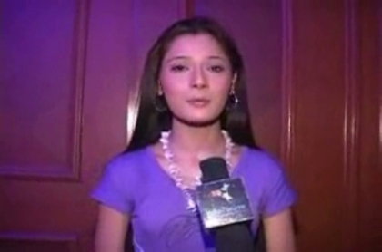 00_02_31 - sara khan19