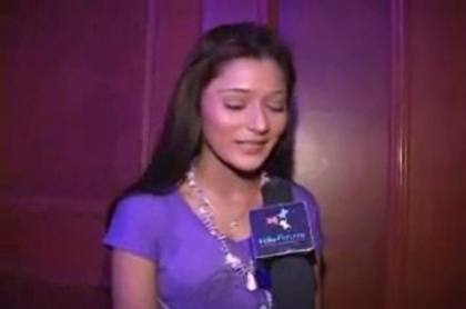 00_02_39 - sara khan19