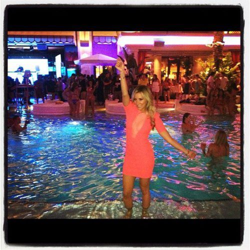 582395_344928688913649_1351656155_n