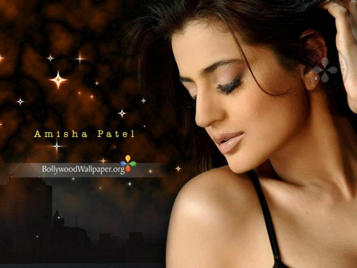 Amisha Patel (27)