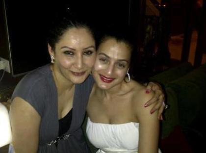 Amisha Patel (83)