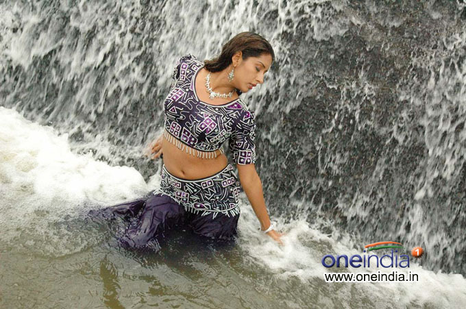 samiksha-singh_133602589813 - Zaara
