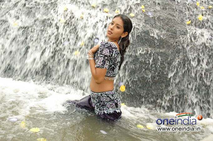 samiksha-singh_133602589914 - Zaara