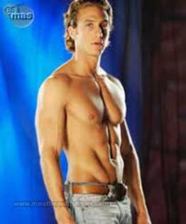 imagesCAF7ALQJ - Eugenio Siller