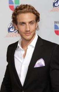 imagesCAPB8YK6 - Eugenio Siller