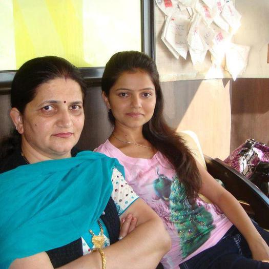427945_360746310671535_800009177_n - Rubina Dilaik