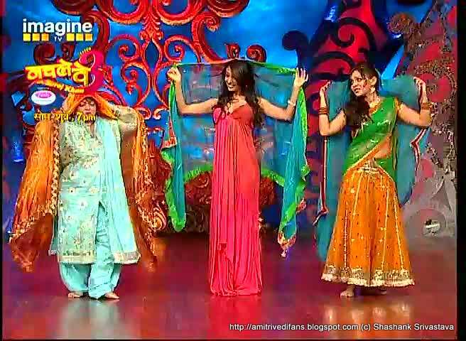 Ami Trivedi Ji dancing on Sasural Genda Phool in Nachle Ve with Saroj Khan -029