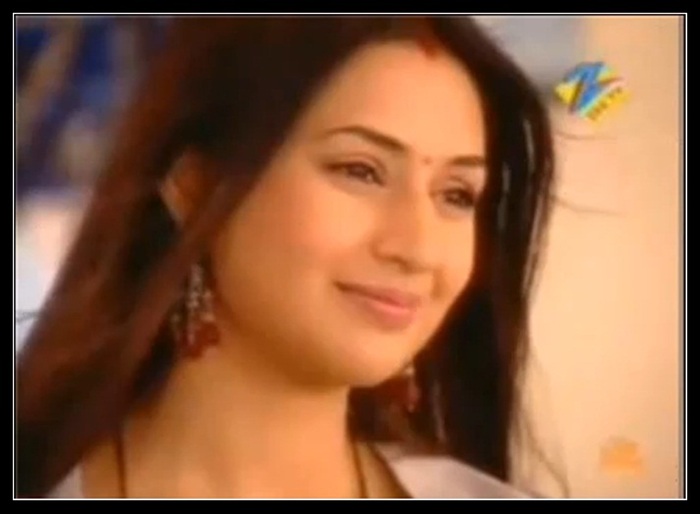 6-tile - divyanka tripathi 2