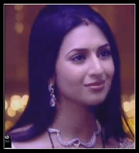 11-tile - divyanka tripathi 2