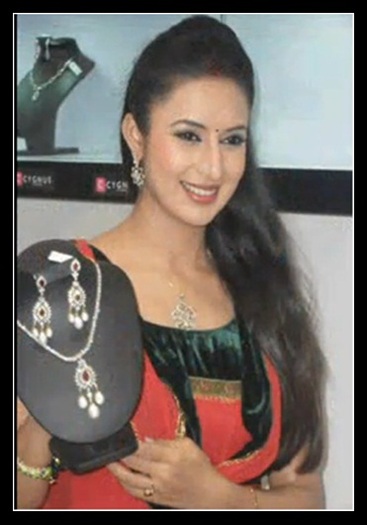 17-tile - divyanka tripathi 2