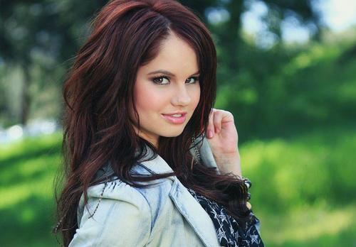 .:) Da iar Lili este geloasa rau pe Ashley si imediat ce pleaca undeva incepe sa o barfeasca cu A,A,