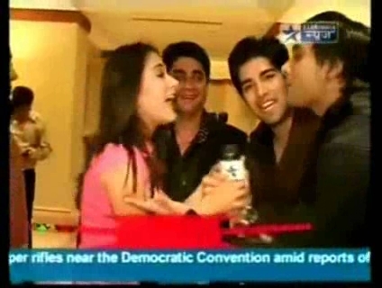 00_03_13 - Culoarea fericirii11