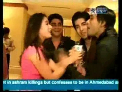 00_02_27 - sara khan19