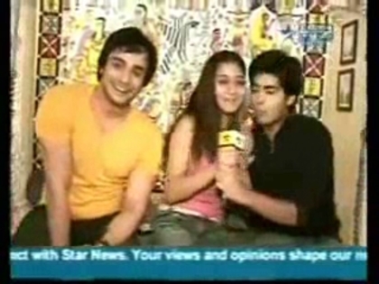 00_01_39 - sara khan19