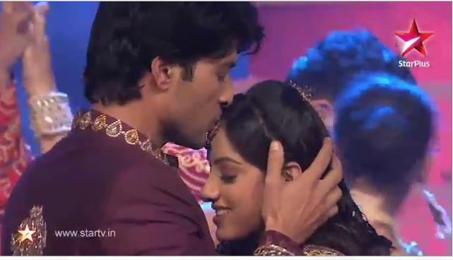 253077_361451390601027_49828343_n - xxDiya Aur Baati Hum-Destine implinitexx