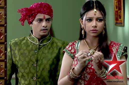 298368_361450093934490_1020788558_n - xxDiya Aur Baati Hum-Destine implinitexx