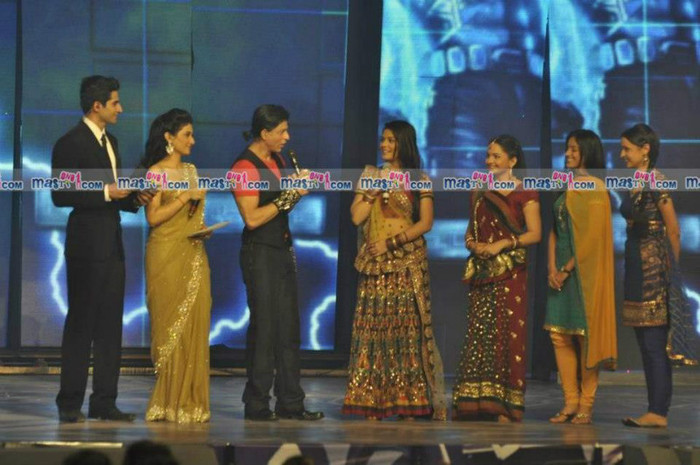 303709_361451213934378_1771329120_n - xxDiya Aur Baati Hum-Destine implinitexx