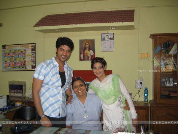 303730_361444013935098_1165595903_n - xxDiya Aur Baati Hum-Destine implinitexx