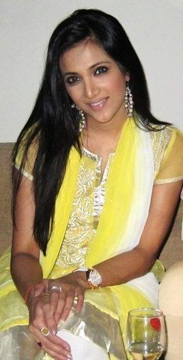 185612_165599040156903_100001204234619_388079_1325029_n (1) - xxShilpa Anand in yellowxx