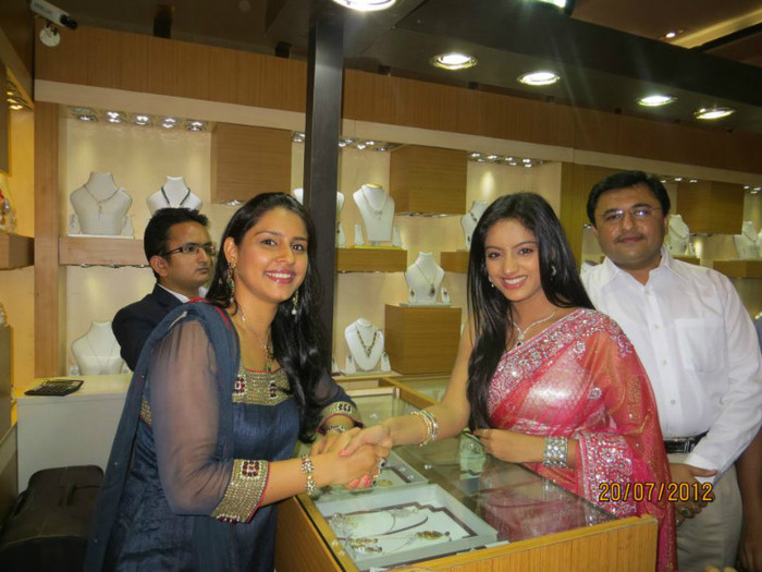 1TIZZ - Deepika Singh