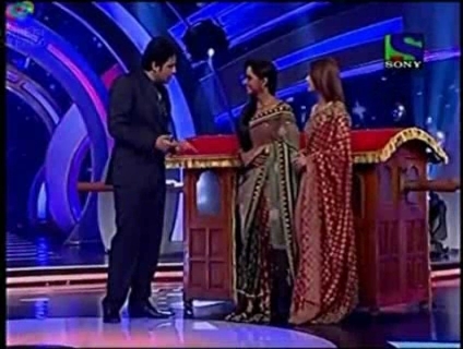 00_01_35 - sara khan19